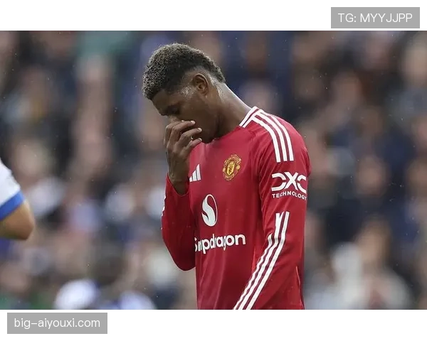 曼联进攻推进在关键环节失效，当前赛季表现受限对争冠形势产生影响